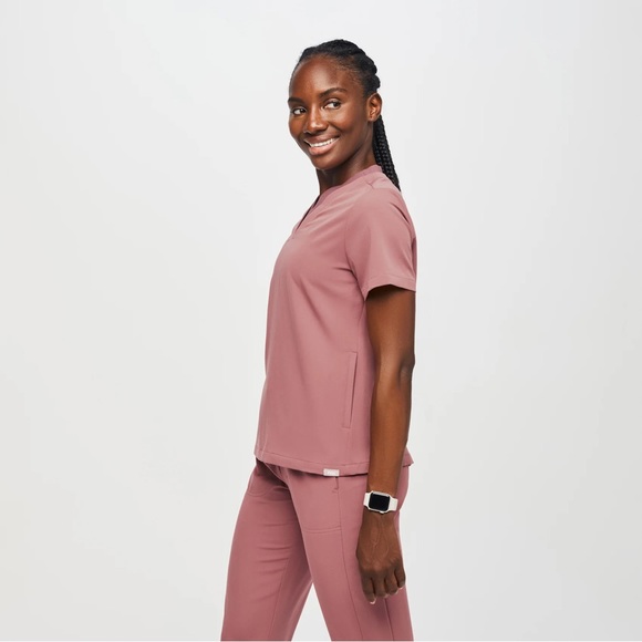 Figs Oran Limited Edition Mauve Scrub Top - Picture 5 of 7